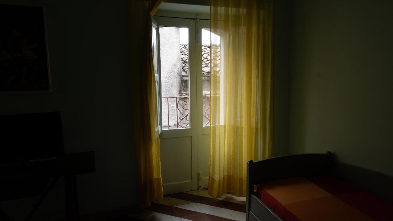 La Via Di Fuga Apartment Pietrapertosa Luaran gambar