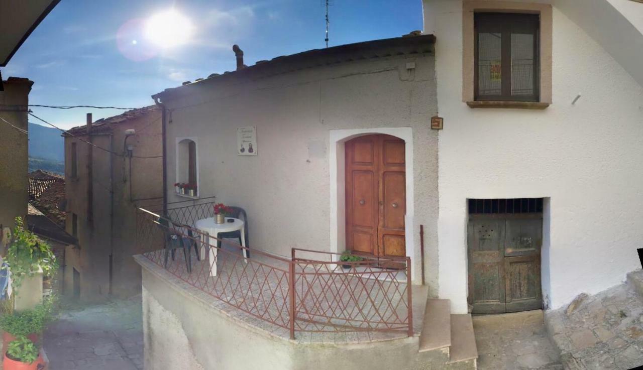 La Via Di Fuga Apartment Pietrapertosa Luaran gambar